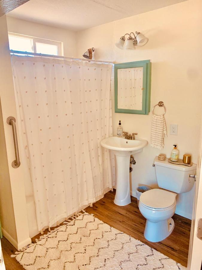 Casa Agave: Comfy Joshua Tree Cottage With Free Breakfast Bar Bagian luar foto